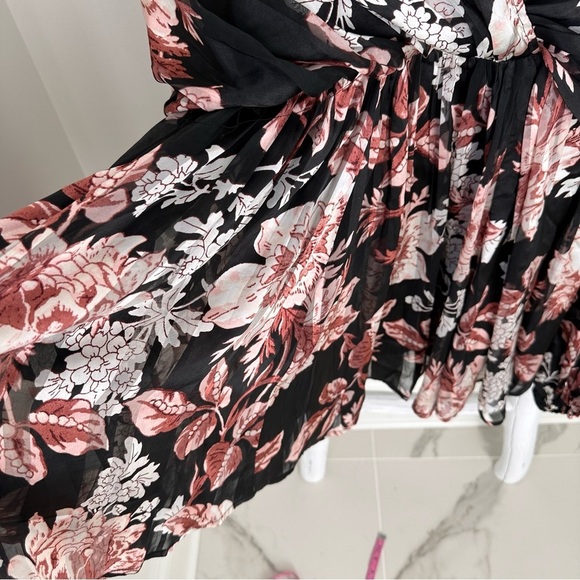 ASOS DESIGN satin stripe blouson mini dress with T ring detail in floral print - Picture 14 of 14